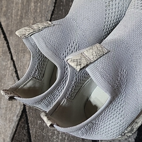 URBAN SPORT METALLIC GRAY SNAKE PRINT J SLIDES SNEAKERS - Picture 3 of 13